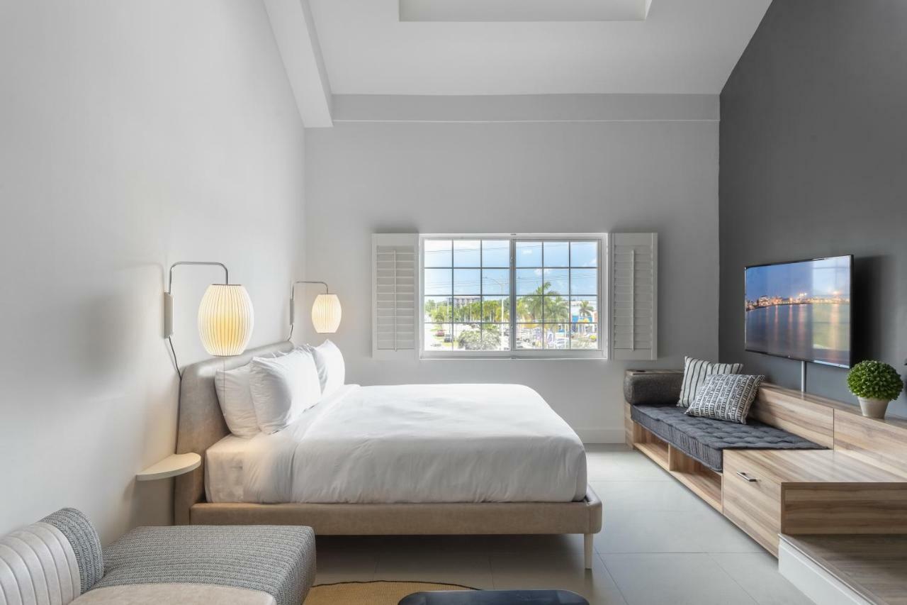 The Locale Hotel Grand Cayman ジョージ・タウン エクステリア 写真